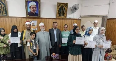 رئيس منطقة سوهاج الأزهرية يكرم الطلاب المتفوقين فى اختبارات المنصة اليابانية TOFAS