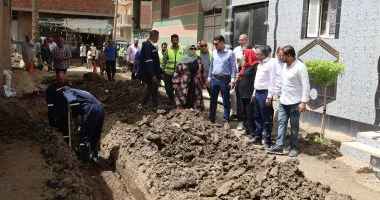رئيس مياه القليوبية يتابع أعمال توصيل المياه في الخانكة