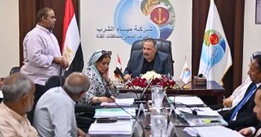 رئيس مياه القناة يستعرض الموقف التنفيذي للمشروعات ومؤشرات جودة المياه