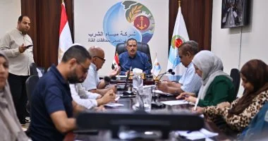 رئيس مياه القناة يعقد اجتماعًا لمتابعة موقف المحطات استعدادًا لفصل الصيف