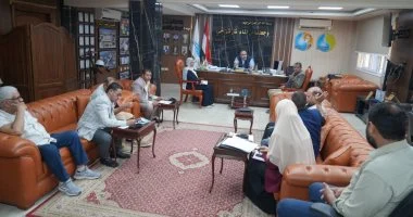 رئيس مياه سوهاج يبحث موقف تسليم المشروعات المنتهية والجارى تنفيذها