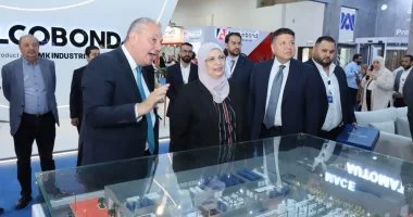 رئيس هيئة التنمية الصناعية تتفقد أجنحة المعرض الدولي الـ16 للزجاج والألومنيوم