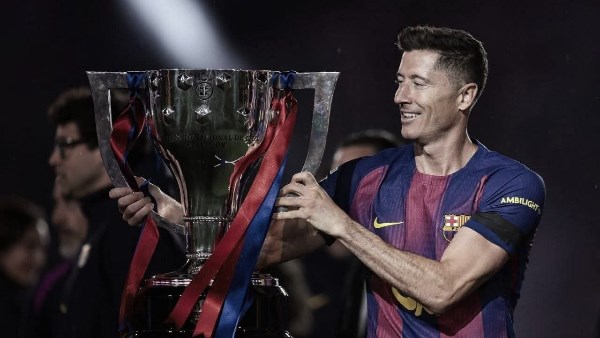 رسميا.. ليفاندوفسكي يعلن رحيله من برشلونة ورسالة مؤثرة من فليك