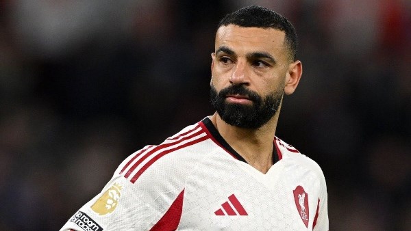 روني مهاجما تصريحات محمد صلاح: تصرف أناني وعلى سلوت معاقبته في مباراة الوداع