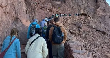 سانت كاترين تستقبل 470 سائحا من مختلف الجنسيات لزيارة المقدسات الدينية