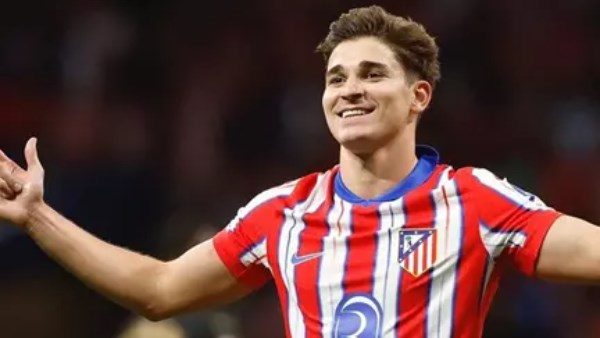 سيميوني يثير الجدل بشأن مستقبل ألفاريز مع أتلتيكو مدريد