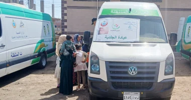 «صحة قنا»: قافلة طبية مجانية بقرية أبو مناع قبلي