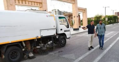صيانة 3 مكانس آلية للنظافة بمناطق شرق مدينة أسوان