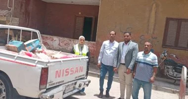 ضبط 1000 لتر مياه غازية منتهية الصلاحية فى حملات تفتيشية موسعة بأسواق قنا