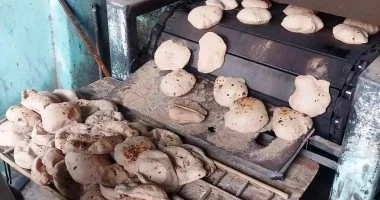 ضبط 12 ألفا و700 رغيف و35 شيكارة دقيق قبل بيعها بالسوق السوداء في الغربية