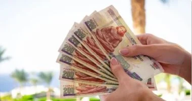 ضخ كميات من الكاش لماكينات الصراف الآلى لتلبية احتياجات المواطنين فى العيد
