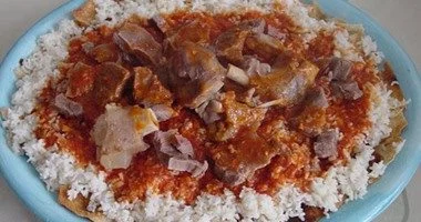 طقوس لا تغيب.. الكوراع والفتة والكرشة والممبار أهم وجبات سوهاج فى العيد