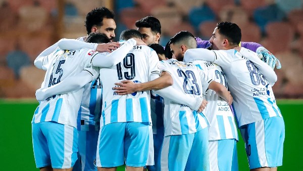 فيستون ماييلي يقود هجوم بيراميدز المتوقع أمام سموحة في الدوري
