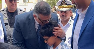 قبل رأس بن الشهيد.. محافظ قنا يفتتح مسجد الشهيد أحمد عبد الفتاح