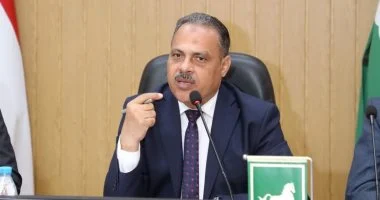 قرارات تأديبية لـ84 من العاملين المقصرين فى العمل بالجهاز الإدارى بالشرقية