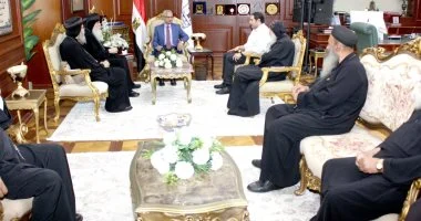 قيادات الكنيسة الأرثوذكسية يهنئون محافظ بني سويف بعيد الأضحى