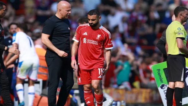 كاراجر يواصل هجومه على محمد صلاح بعد بيانه الأخير بشأن ليفربول