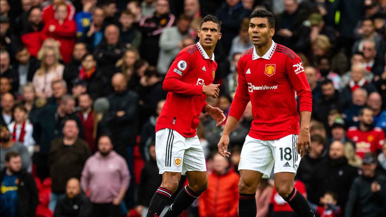 كاسيميرو يودع جماهير مانشستر يونايتد برسالة مؤثرة