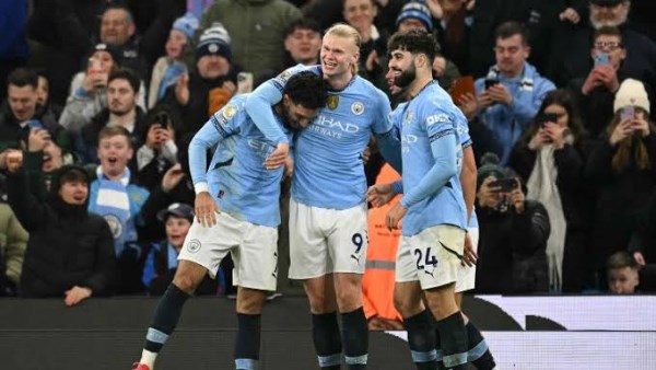 ماذا يحتاج مانشستر سيتي للتتويج بالدوري الإنجليزي؟