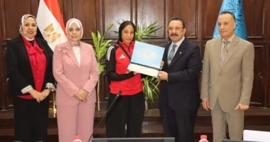 مجلس جامعة الإسكندرية يكرّم أبطال كلية علوم الرياضة الحاصلين على بطولات دولية