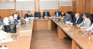 مجلس جامعة القناة يناقش انتظام الامتحانات والتحول الرقمي ويقر وبرامج جديدة