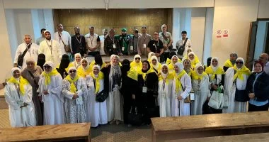 محافظ الإسماعيلية يتابع انطلاق فوج حجاج الجمعيات إلى الأراضي المقدسة