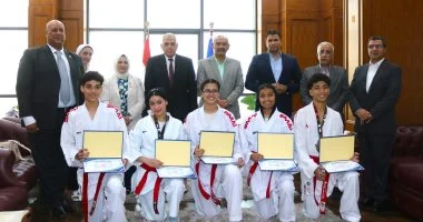 محافظ السويس يكرم أبطال الكاراتيه بعد تألقهم فى بطولة شمال أفريقيا