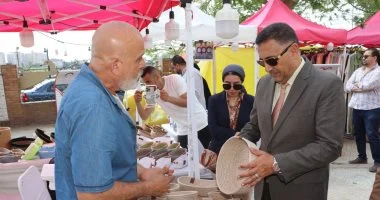 محافظ القليوبية يتفقد معرض “أيادي مصر” للحرف اليدوية والتراثية بمدينة بنها
