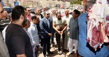 محافظ المنوفية يتفقد منفذ بيع لحوم وزارة الزراعة ويهنئ المواطنين بعيد الأضحي