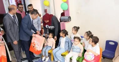 محافظ المنوفية يزور الحضانة الإيوائية بشبين الكوم ويوزع العيدية والهدايا على الأطفال