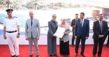 محافظ الوادى الجديد تكرّم مدربى التحول الرقمى.. اعرف السبب
