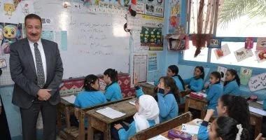 محافظ بورسعيد يتابع انتظام امتحانات صفوف النقل بعدد من مدارس المحافظة