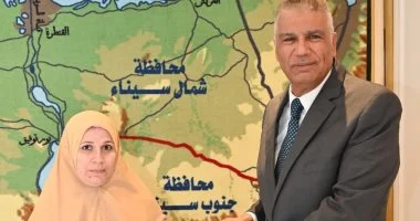 محافظ جنوب سيناء يسلم عقود تقنين أراضٍ لمواطنين بمنطقة الرويسات بشرم الشيخ
