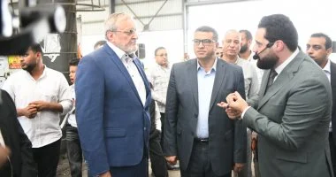 محافظ قنا والقنصل الروسي يتفقدان عددا من المشروعات الاستثمارية والصناعية