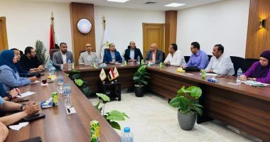 مسئولو «الإسكان» يتابعون ملف التقنين وآليات تسريع الأداء بالعبور الجديدة والشروق