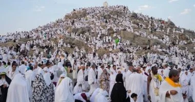 مع بدء الرحلات وتطبيق نظام “حاج بلا حقيبة”.. نصائح مهمة من السياحة إلى الحجاج