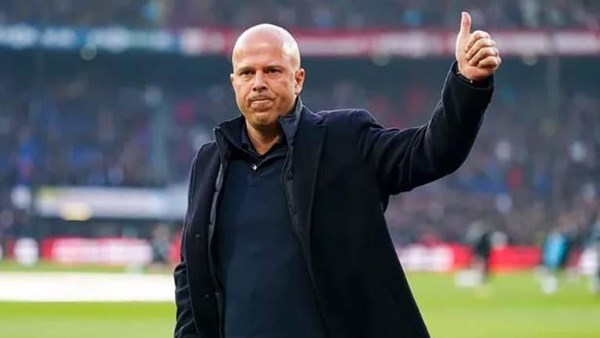 ممنون لحصد لقب الدوري.. أول تعليق من سلوت بعد طرده من ليفربول