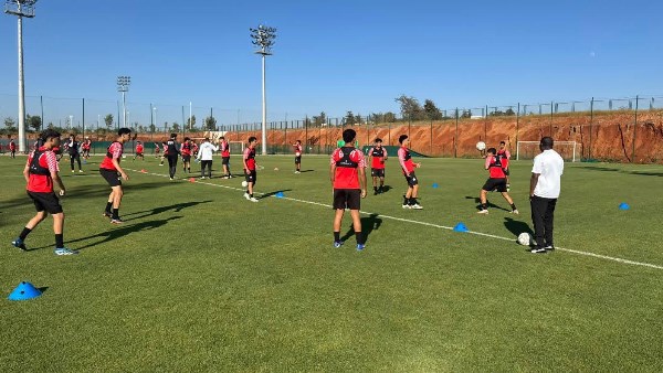 منتخب الناشئين يختتم استعداداته لمواجهة تنزانيا في نصف نهائي أمم أفريقيا غدا