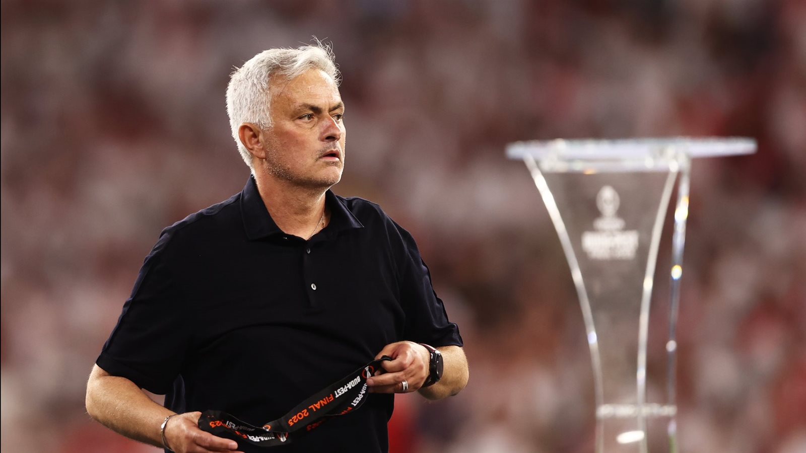 منقذ غرفة الملابس.. لماذا اختار ريال مدريد إعادة مورينيو في أخطر توقيت؟