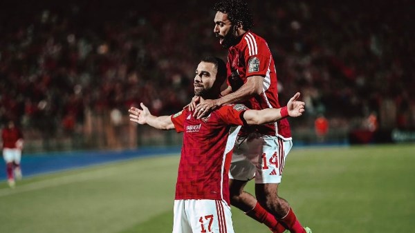 مهيب عبدالهادي: عرض ضخم يهدد استمرار حسين الشحات مع الأهلي