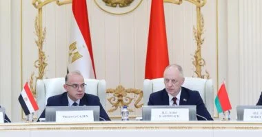 وزير الاستثمار والتجارة الخارجية يبحث مع نظيره البيلاروسي تعزيز الشراكات بين مجتمع الأعمال في البلدين
