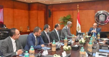 وزير الاستثمار يبحث مع قيادات ڤودافون تسريع التحول الرقمى لتعزيز تنافسية الاستثمار والتجارة