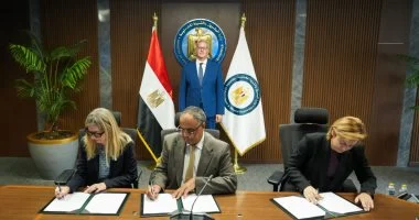 وزير البترول يشهد توقيع اتفاقية جديدة للتوسع فى البحث والإنتاج بالصحراء الغربية