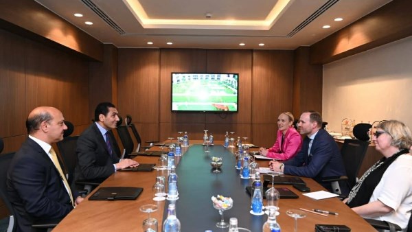 وزير الشباب والرياضة يجتمع بنظيره الفنلندي لبحث تعزيز التعاون المشترك