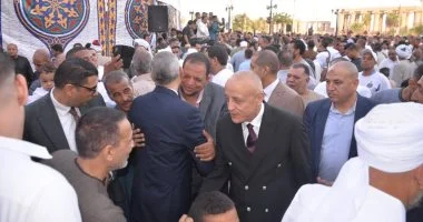 وسط آلاف المصلين.. محافظ الأقصر يؤدي صلاة عيد الأضحى بساحة سيدي أبو الحجاج