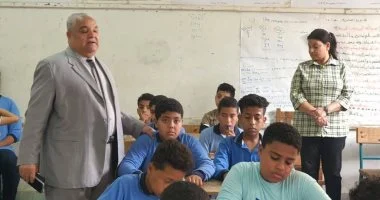 وكيل تعليم الأقصر يقود جولة تفقدية لامتحانات نهاية العام بإدارة الزينية