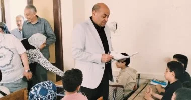 وكيل تعليم الدقهلية يتابع انطلاق امتحانات النقل بإدارة شرق المنصورة التعليمية