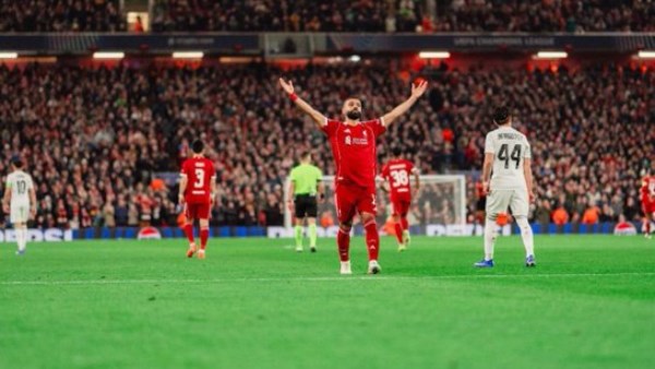 يليق بالملوك .. حفيظ دراجي يعلق على وداع جماهير الريدز لـ محمد صلاح