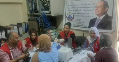 “100 مليون صحة” تقدم خدماتها الطبية للعاملين بحي أول الإسماعيلية