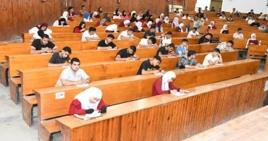 1588 طالبا وطالبة يؤدون امتحان “التواصل في التمريض” بجامعة قناة السويس